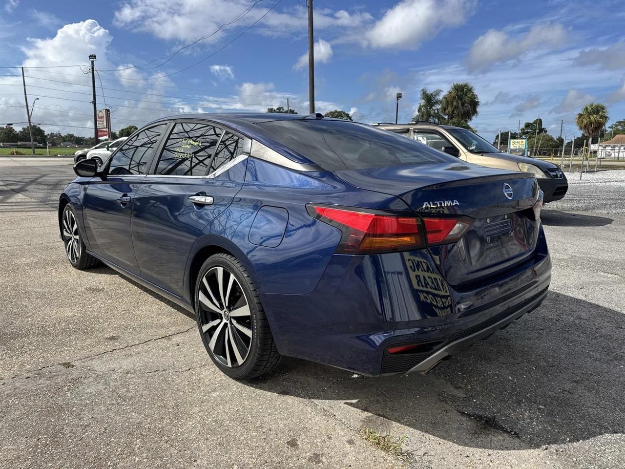 Nissan Altima 2.5 SR Sedan 2021