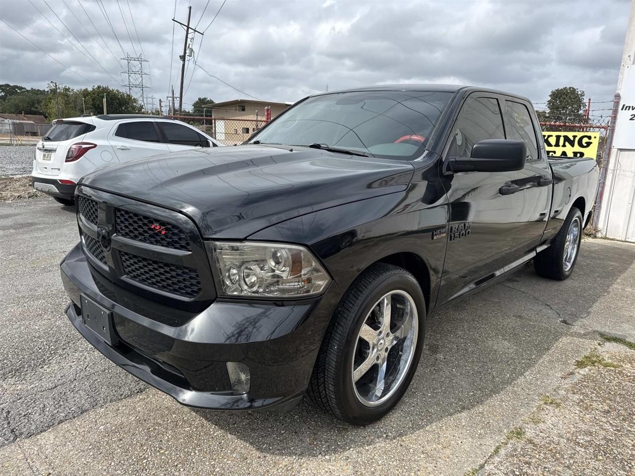 RAM 1500 Express 4x2 Quad Cab 6'4" Box 2018