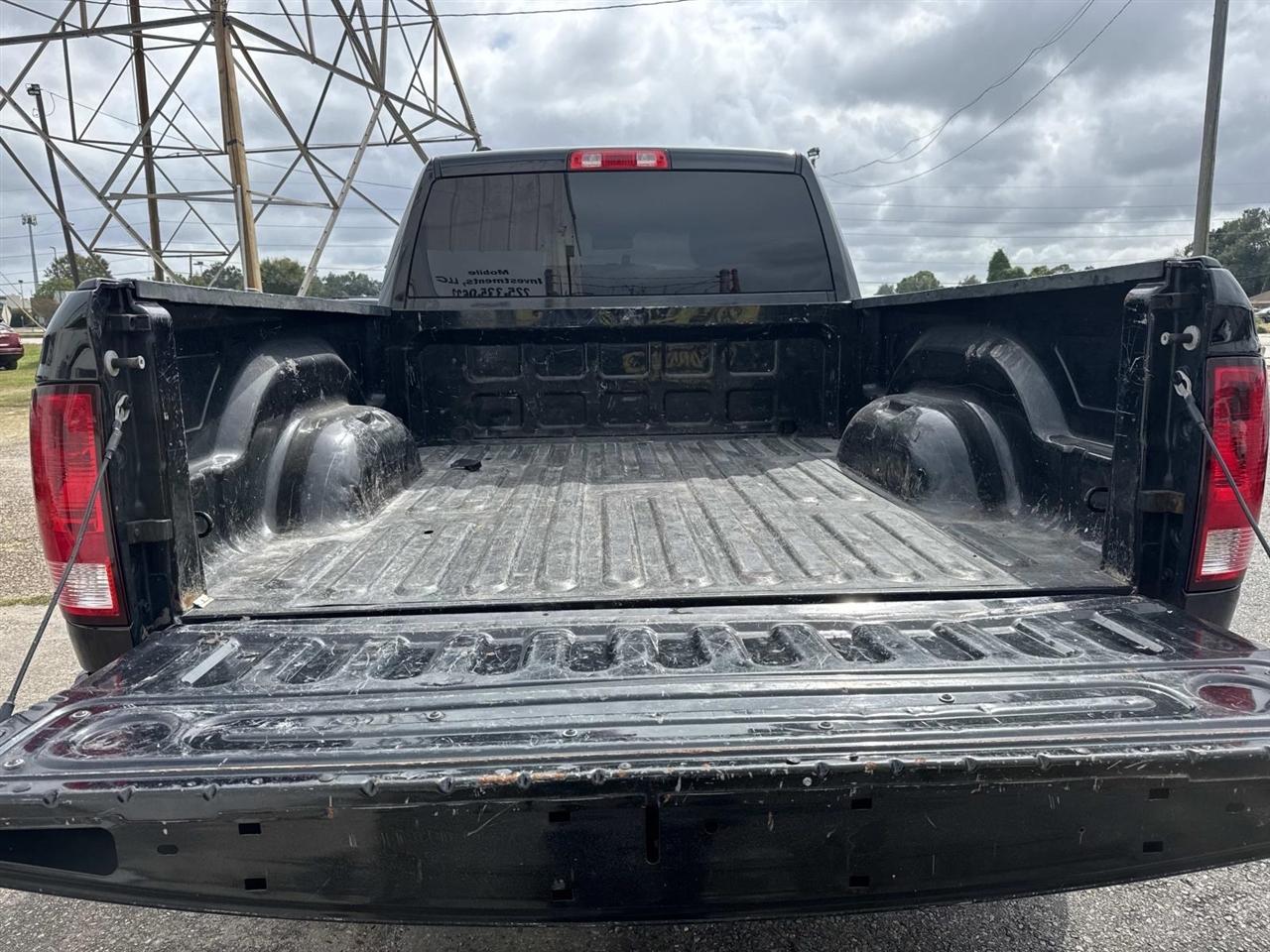 RAM 1500 Express 4x2 Quad Cab 6'4" Box 2018