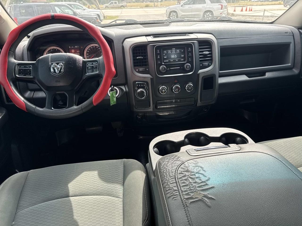 RAM 1500 Express 4x2 Quad Cab 6'4" Box 2018