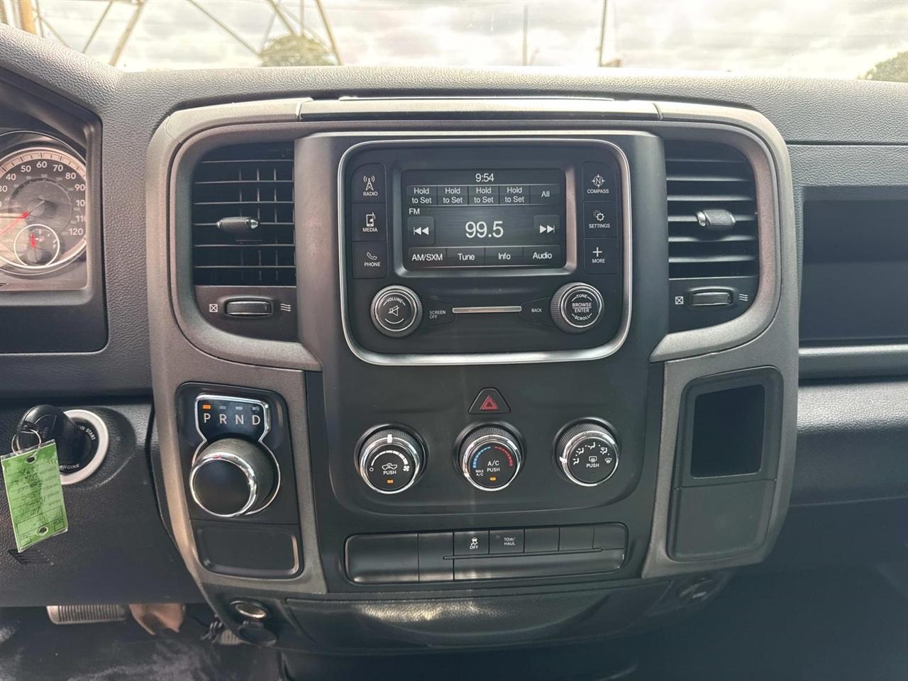RAM 1500 Express 4x2 Quad Cab 6'4" Box 2018