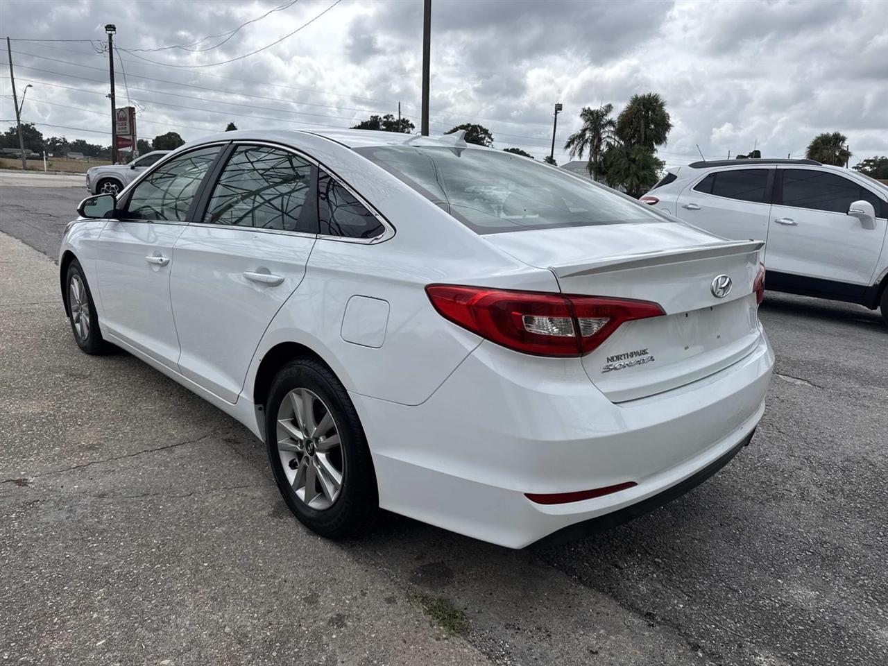 Hyundai Sonata SE 2.4L 2017