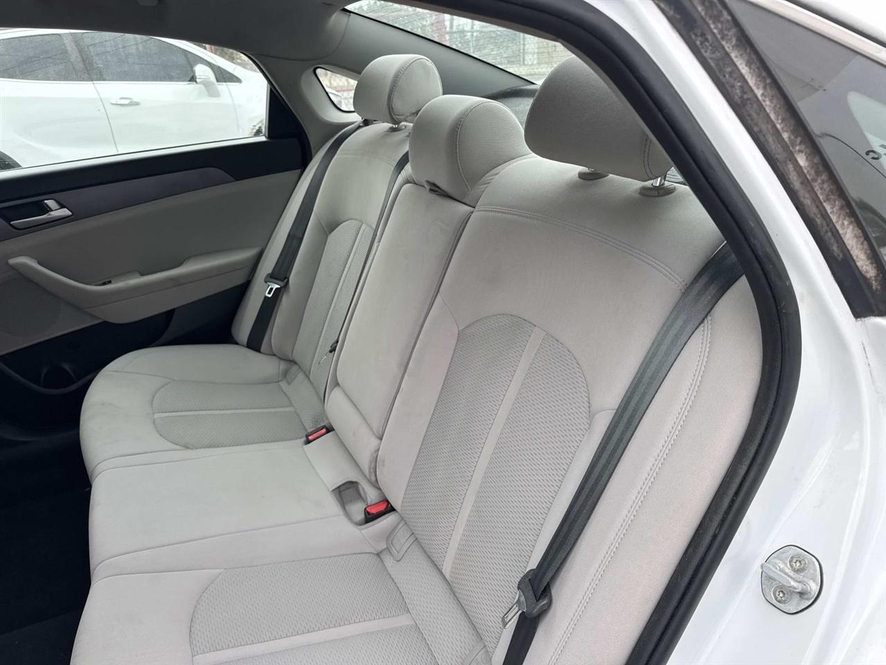 Hyundai Sonata SE 2.4L 2017