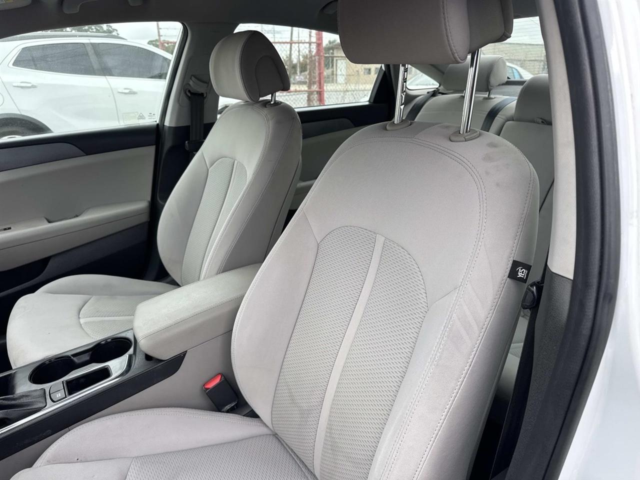 Hyundai Sonata SE 2.4L 2017