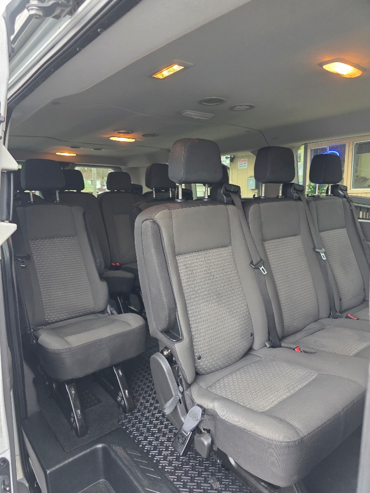 Ford Transit Passenger Wagon T-350 148" Low Roof XL RWD 2020