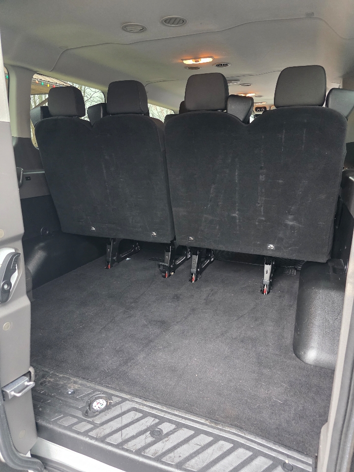 Ford Transit Passenger Wagon T-350 148" Low Roof XL RWD 2020