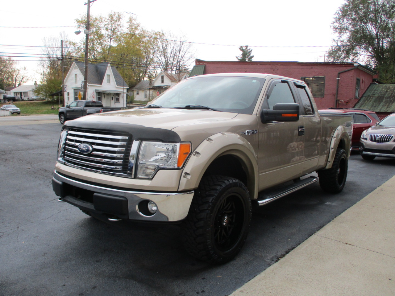 2011 Ford F-150 XLT photo 2
