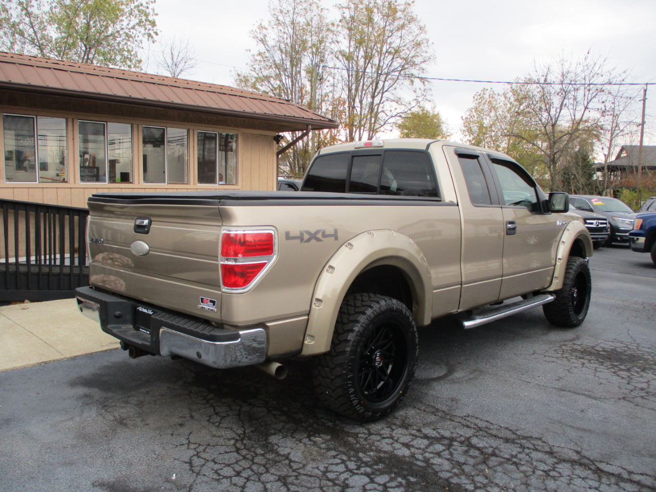 2011 Ford F-150 XLT photo 4