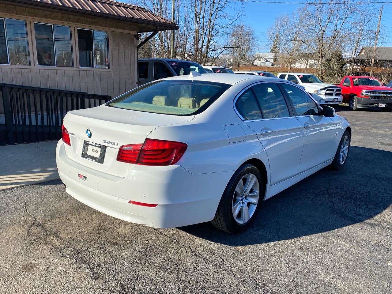 BMW 5 Series 4dr Sdn 528i xDrive AWD 2013