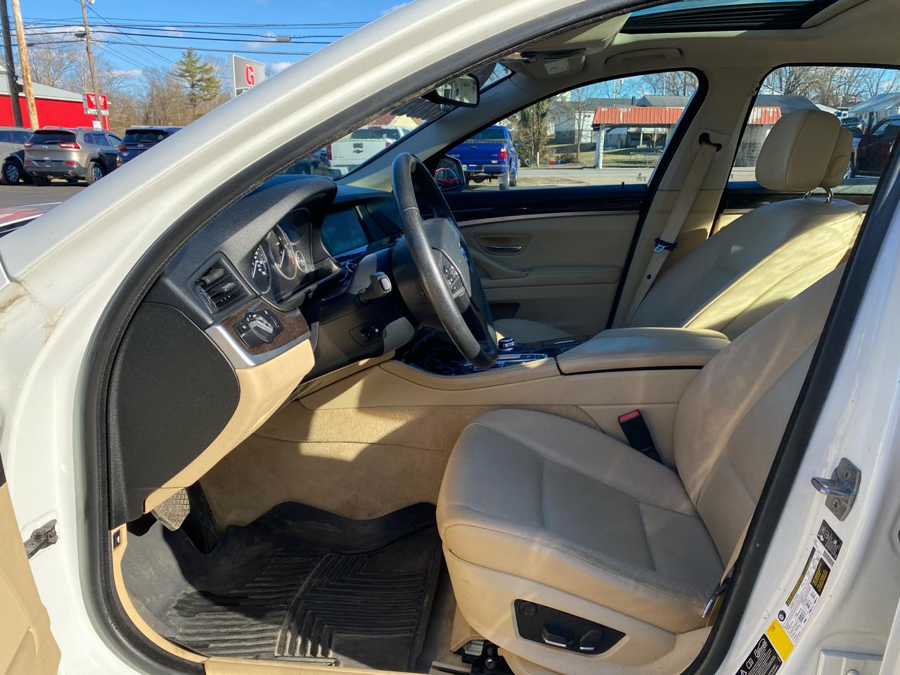 BMW 5 Series 4dr Sdn 528i xDrive AWD 2013