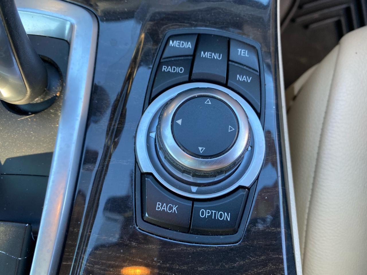 BMW 5 Series 4dr Sdn 528i xDrive AWD 2013