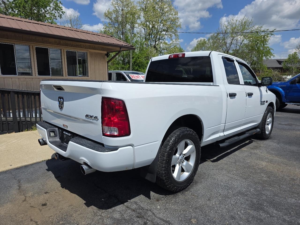 RAM 1500 4WD Quad Cab 140.5" Express 2016