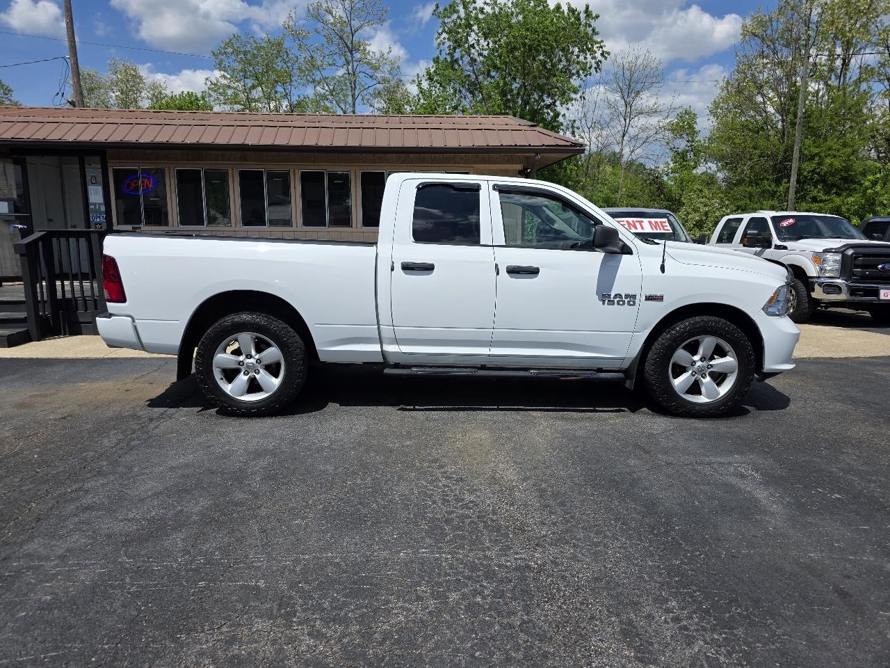 RAM 1500 4WD Quad Cab 140.5" Express 2016