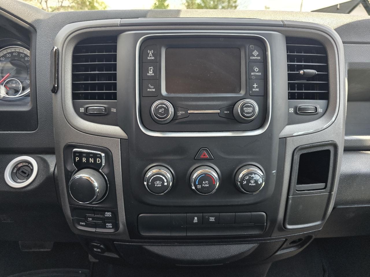 RAM 1500 4WD Quad Cab 140.5" Express 2016