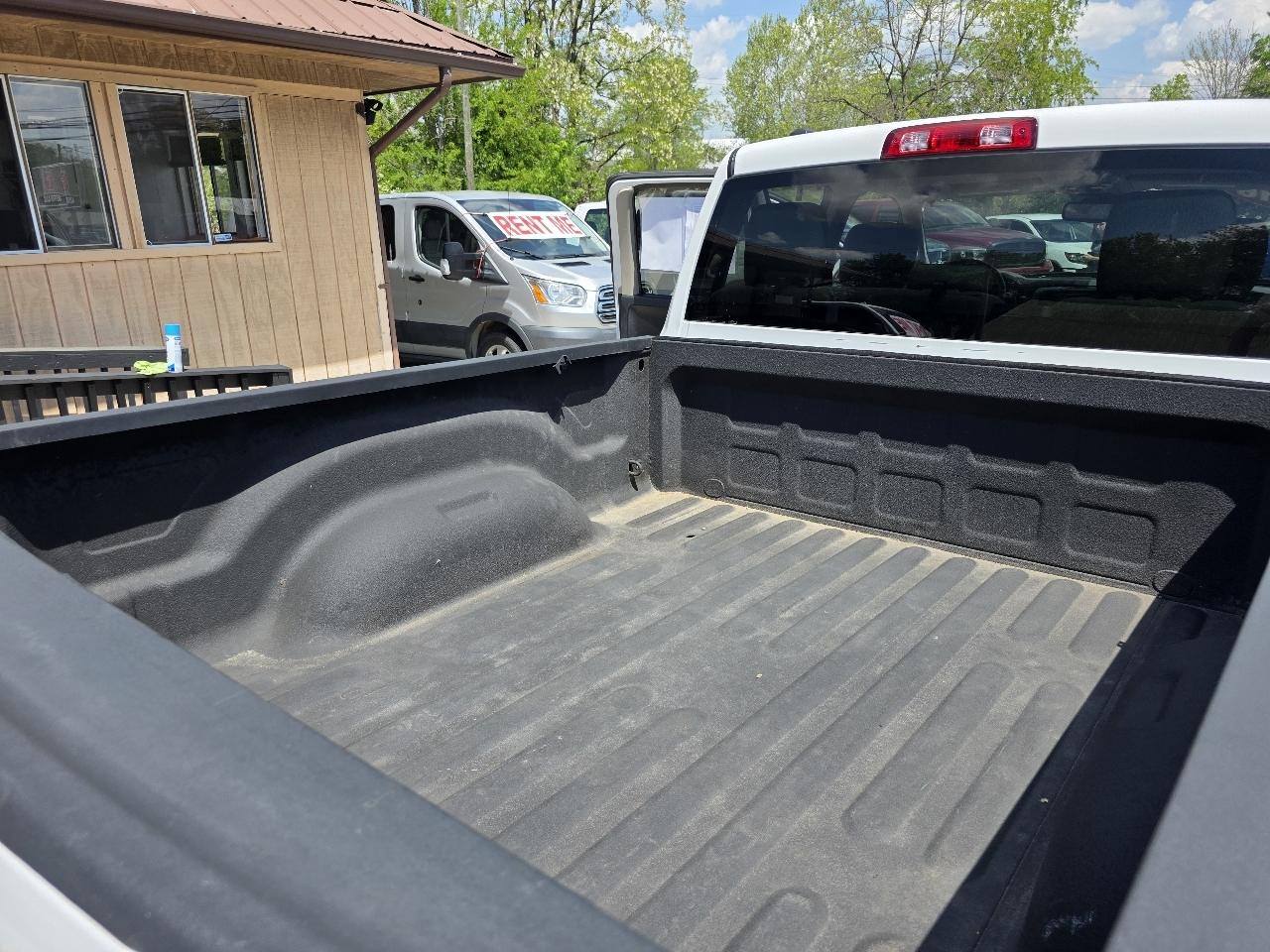 RAM 1500 4WD Quad Cab 140.5" Express 2016