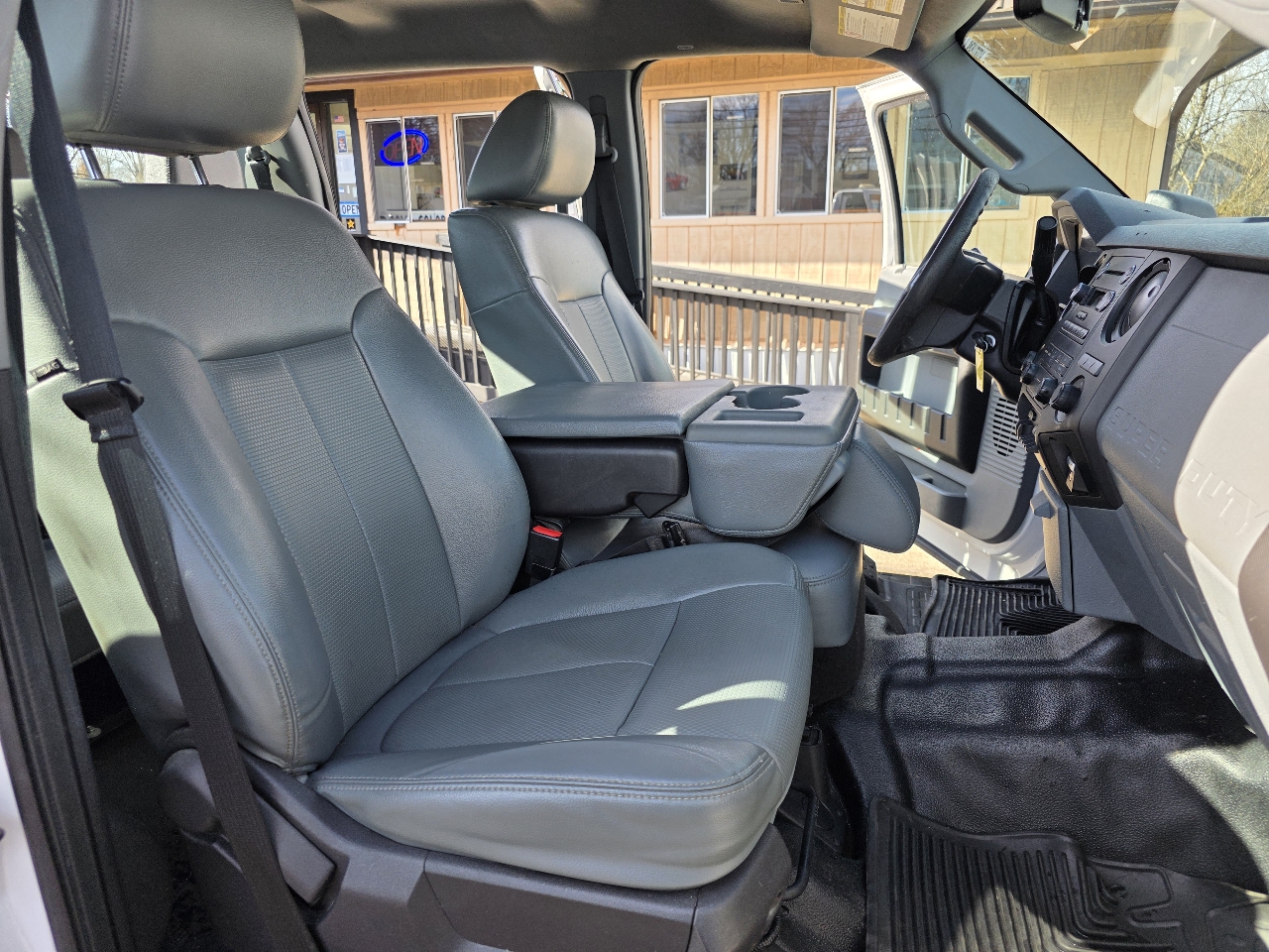 Ford Super Duty F-250 SRW 4WD Crew Cab 172" Platinum 2016