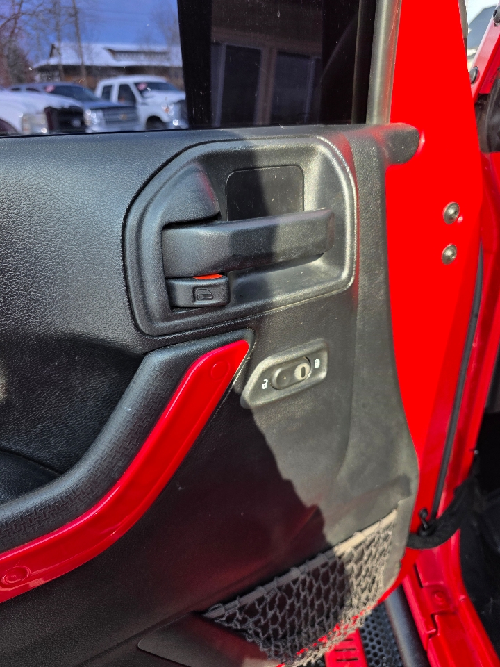 Jeep Wrangler Unlimited 4WD 4dr Sahara 2016