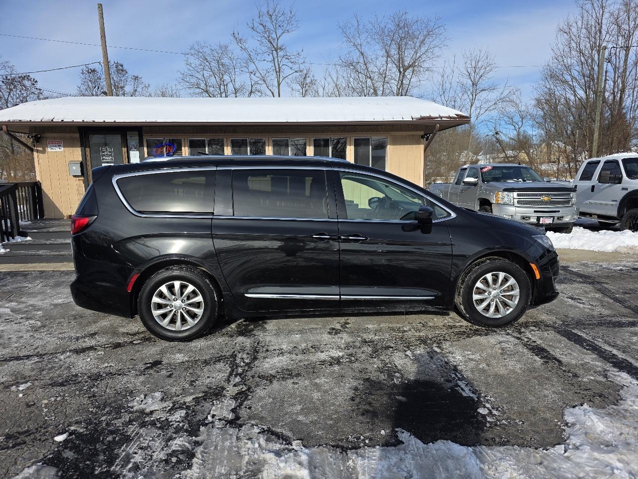Chrysler Pacifica Touring L Plus FWD 2018