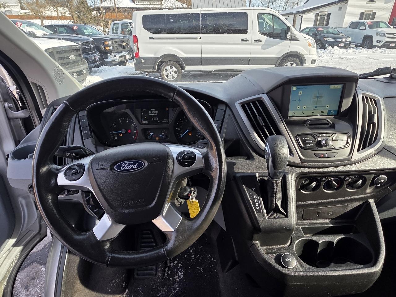 Ford Transit Wagon T-350 148" Low Roof XLT Swing-Out RH Dr 2017