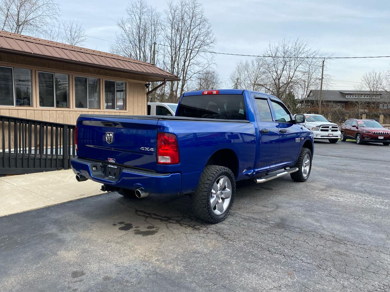 RAM 1500 Express 4x4 Quad Cab 6'4" Box 2017