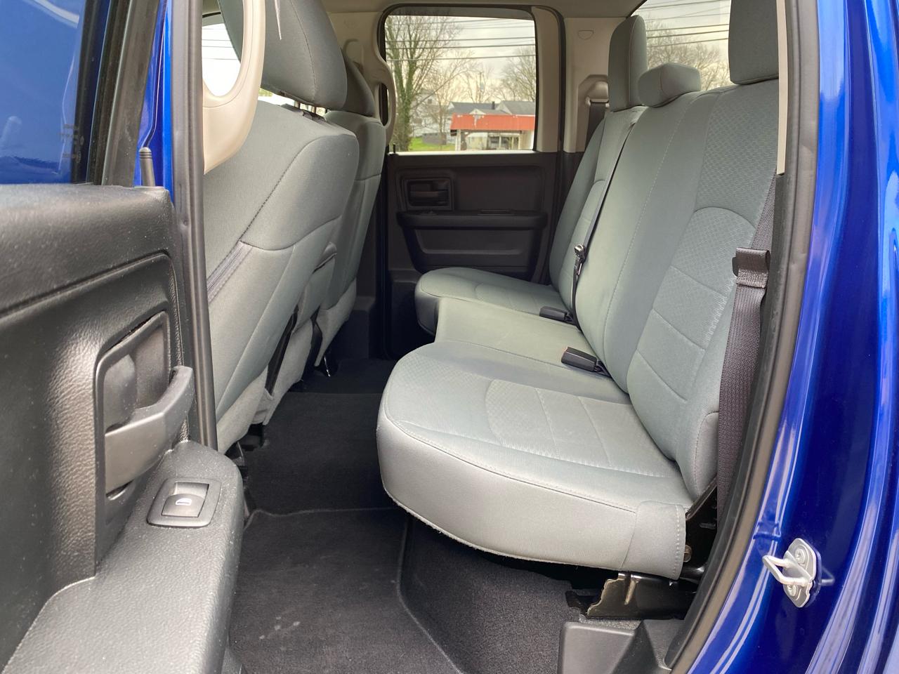 RAM 1500 Express 4x4 Quad Cab 6'4" Box 2017