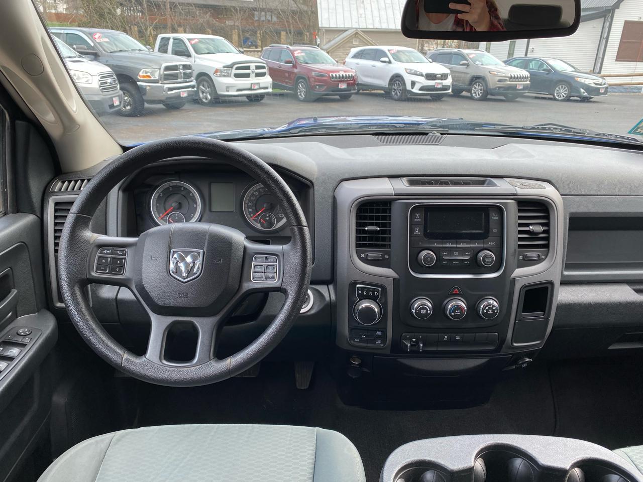 RAM 1500 Express 4x4 Quad Cab 6'4" Box 2017