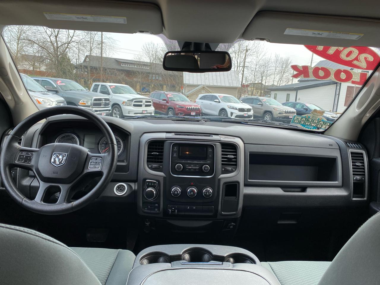 RAM 1500 Express 4x4 Quad Cab 6'4" Box 2017