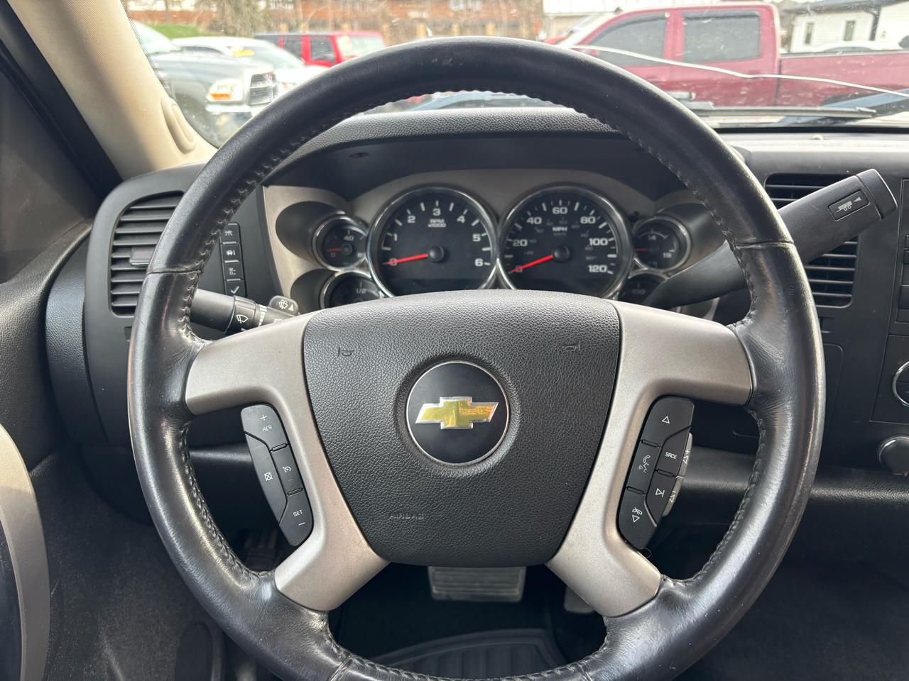 Chevrolet Silverado 1500 4WD Crew Cab 143.5" LT 2012