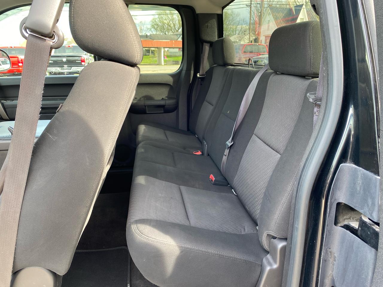 Chevrolet Silverado 1500 4WD Ext Cab 143.5" LT 2010