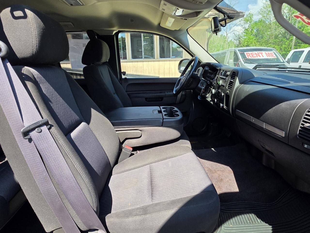 Chevrolet Silverado 1500 4WD Ext Cab 143.5" LT 2011