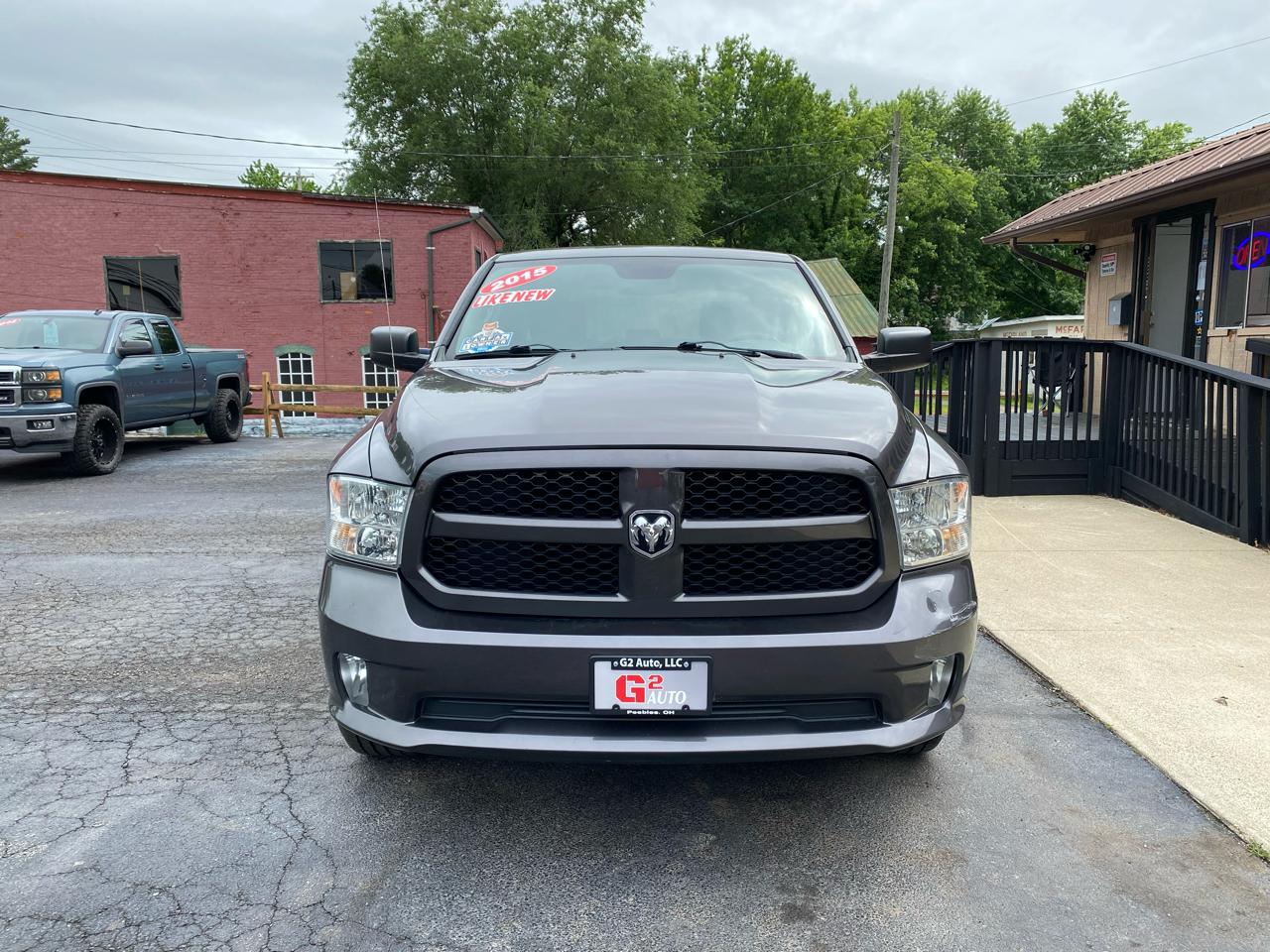 RAM 1500 4WD Crew Cab 140.5" Express 2015