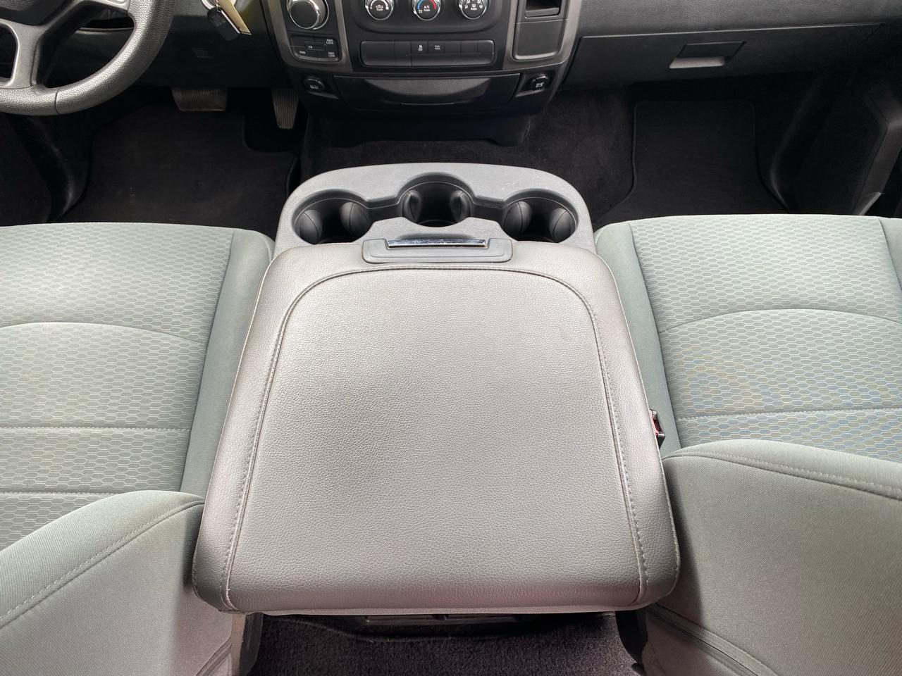 RAM 1500 4WD Crew Cab 140.5" Express 2015