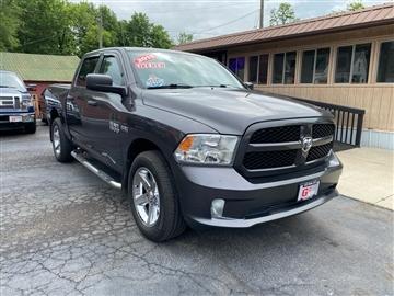 2015 RAM 1500 4WD Crew Cab 140.5" Express