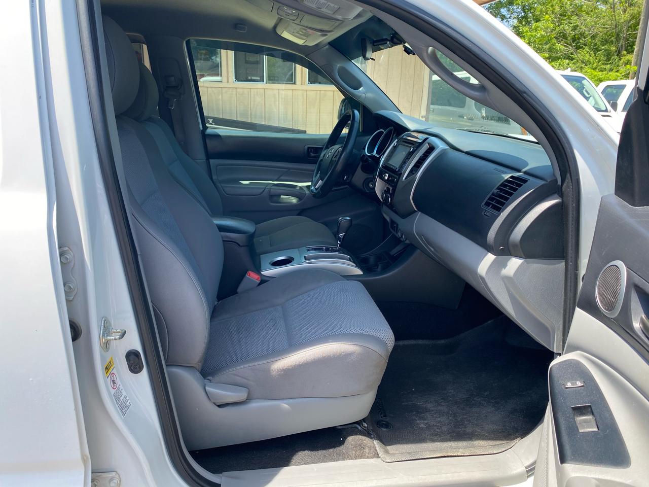 Toyota Tacoma 4WD Double Cab V6 MT (Natl) 2014