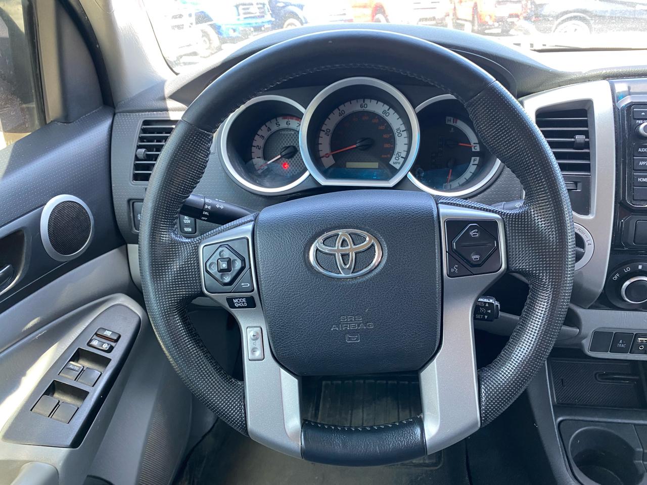 Toyota Tacoma 4WD Double Cab V6 MT (Natl) 2014
