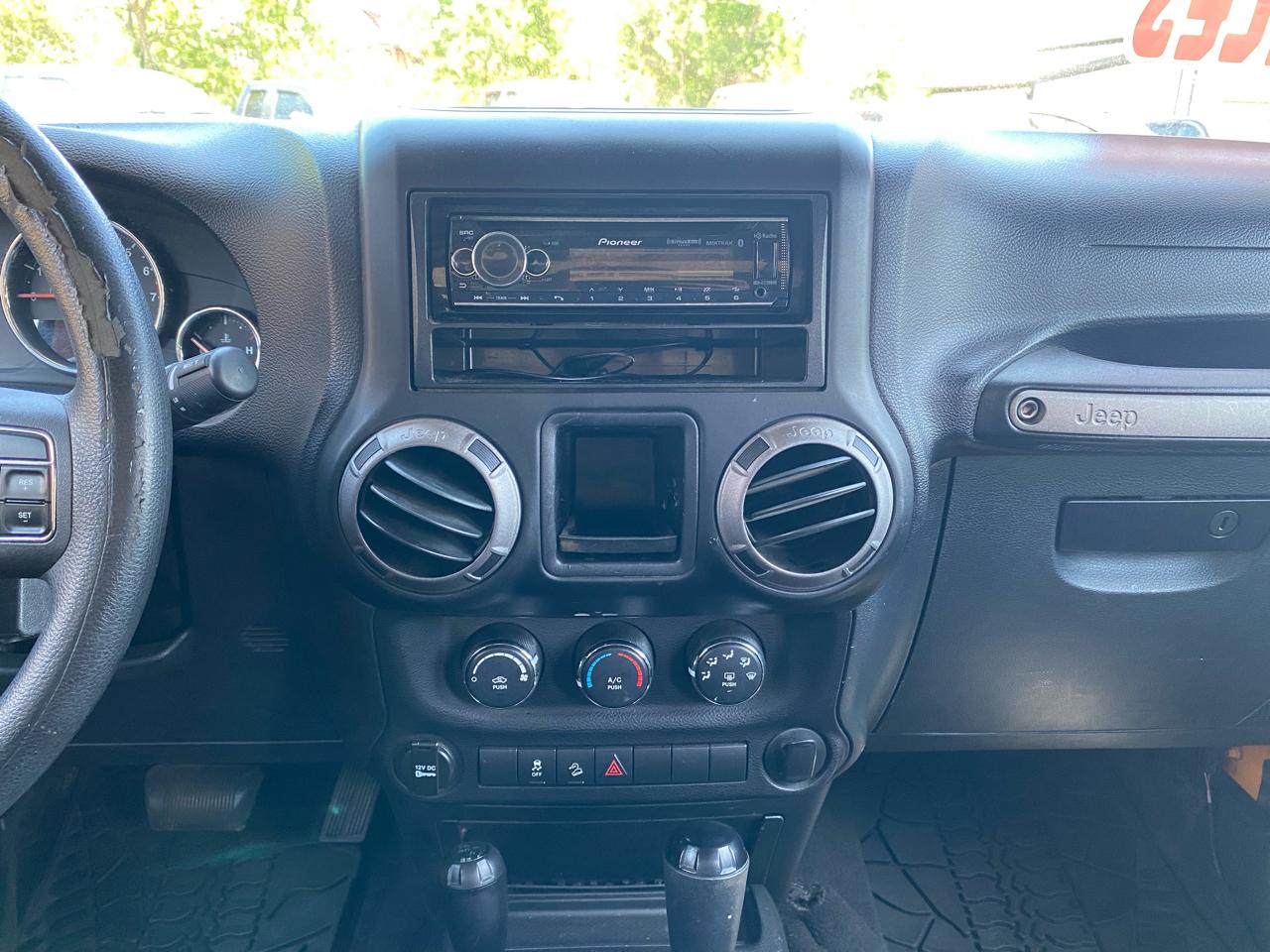 Jeep Wrangler Unlimited 4WD 4dr Sport 2012
