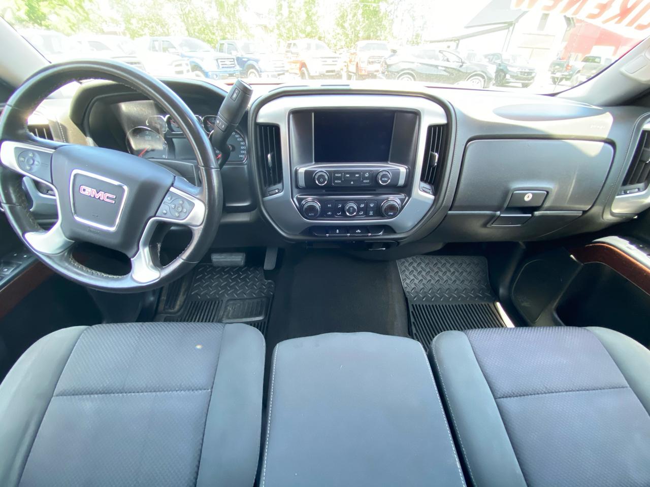 GMC Sierra 1500 4WD Crew Cab 143.5" SLE 2015