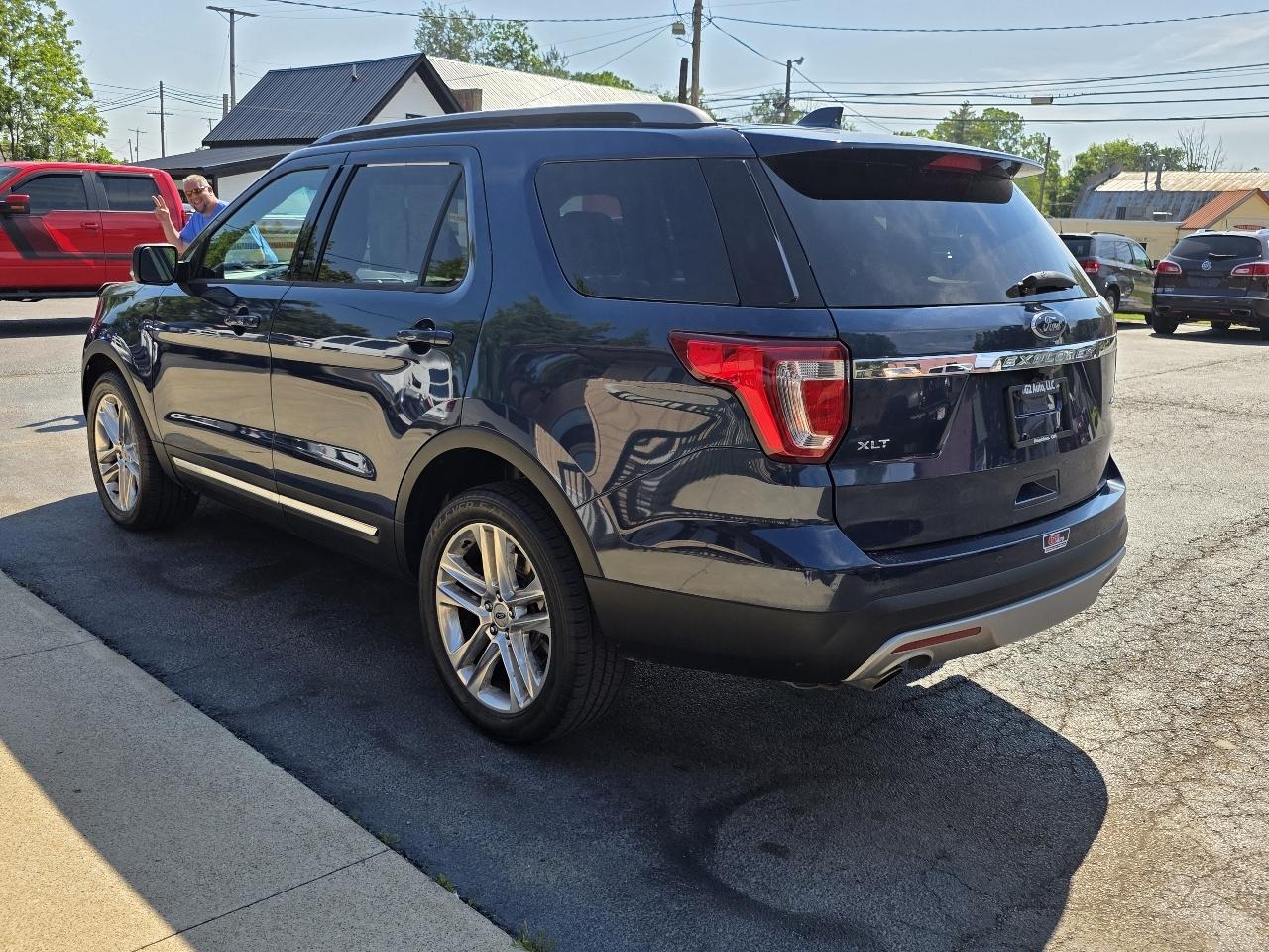 Ford Explorer 4dr XLT 2017