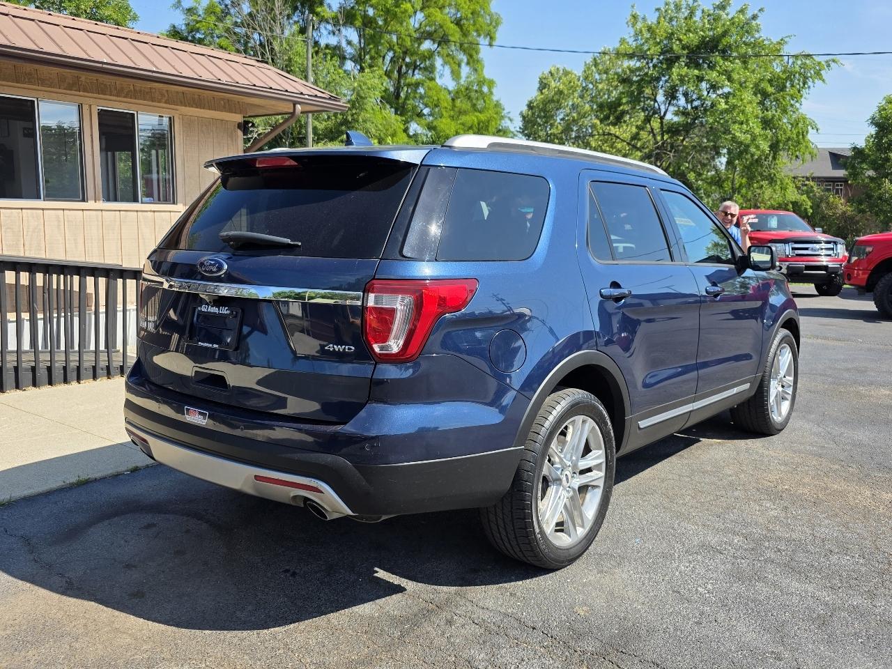 Ford Explorer 4dr XLT 2017