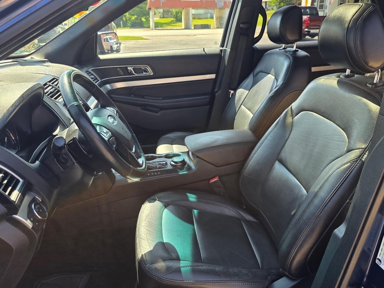 Ford Explorer 4dr XLT 2017