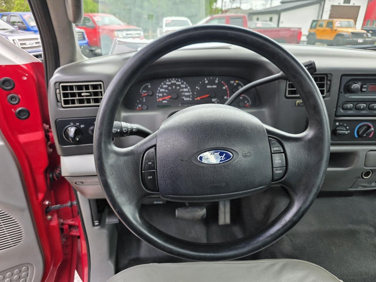 Ford Super Duty F-550 DRW Reg Cab 141" WB 60" CA XLT 2003