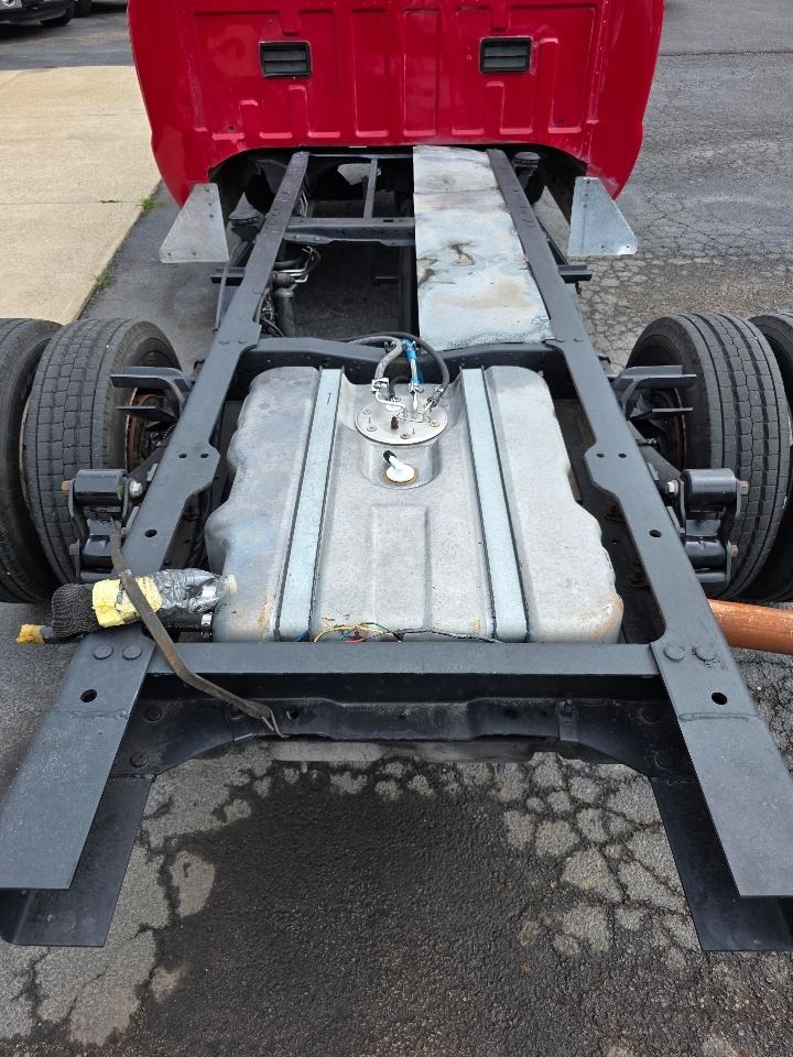 Ford Super Duty F-550 DRW Reg Cab 141" WB 60" CA XLT 2003