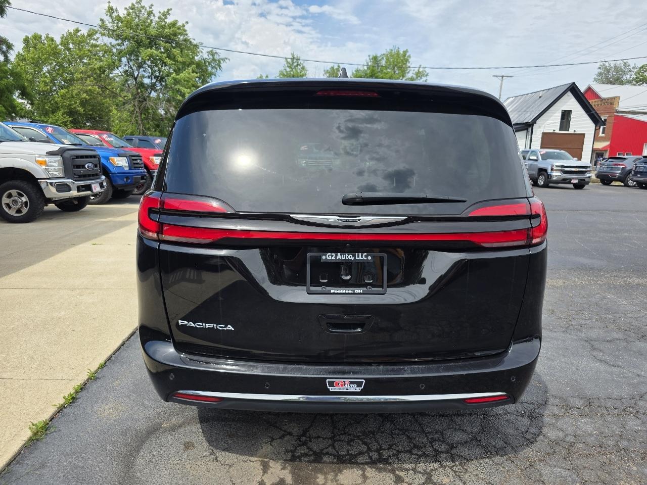 Chrysler Pacifica Touring L FWD 2024
