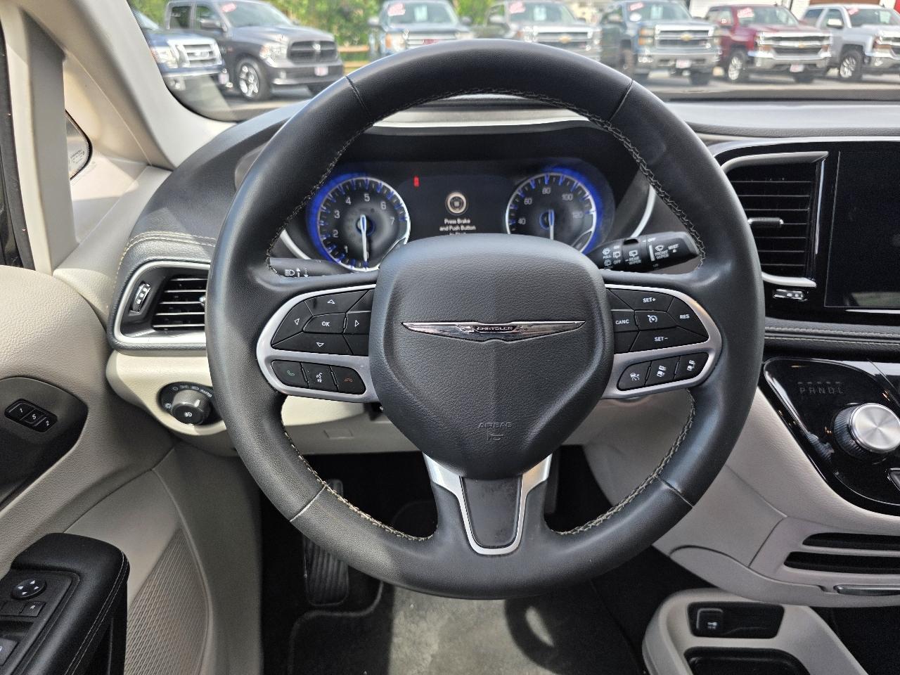 Chrysler Pacifica Touring L FWD 2024