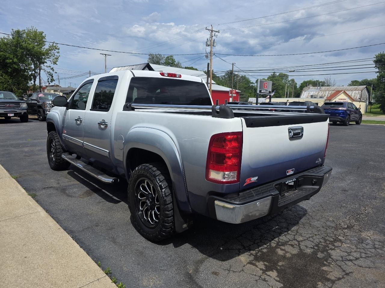 GMC Sierra 1500 4WD Crew Cab 143.5" SLE 2011