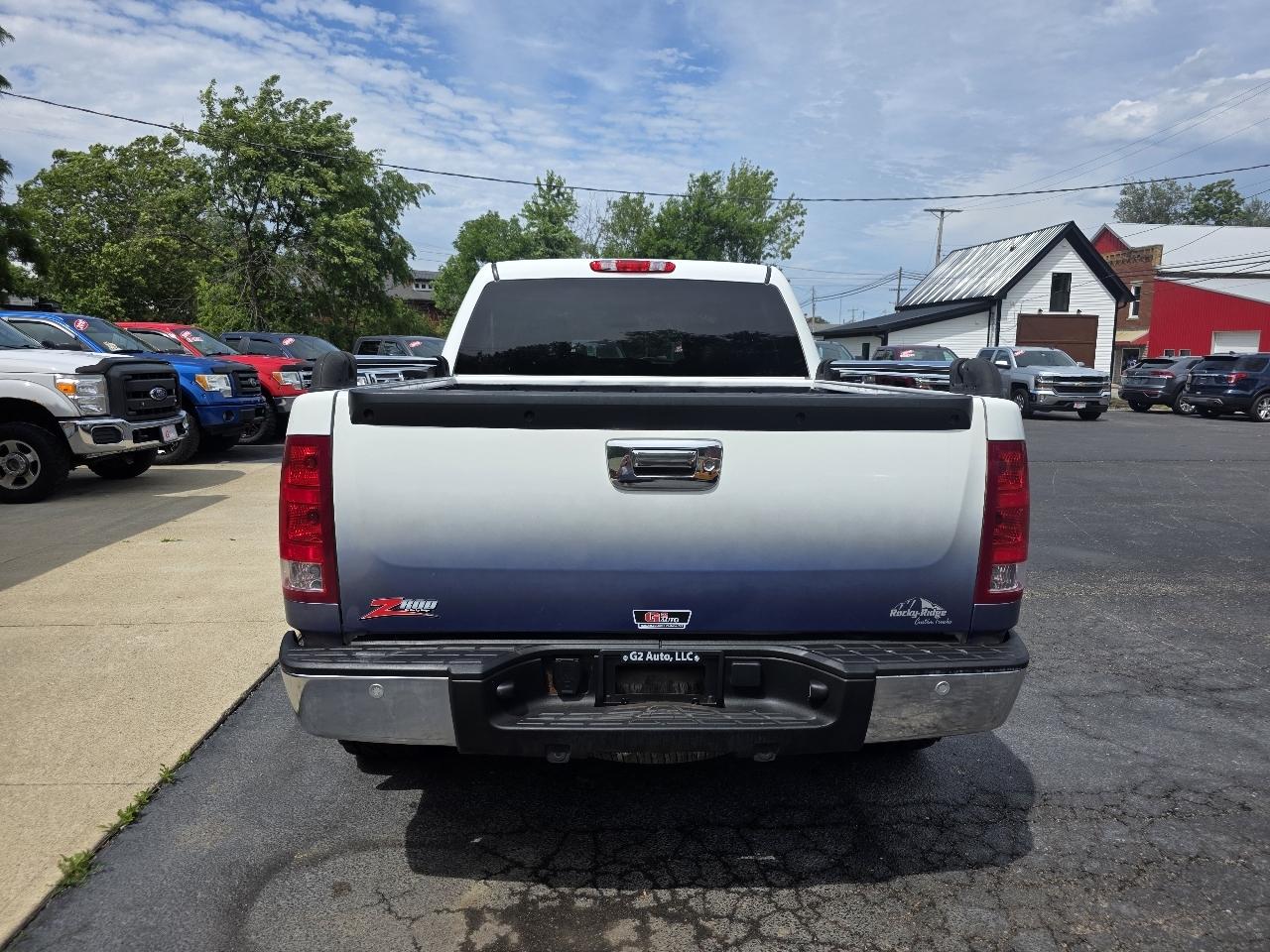 GMC Sierra 1500 4WD Crew Cab 143.5" SLE 2011