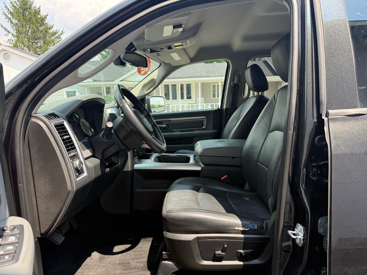 RAM 1500 4WD Crew Cab 140.5" Big Horn 2016
