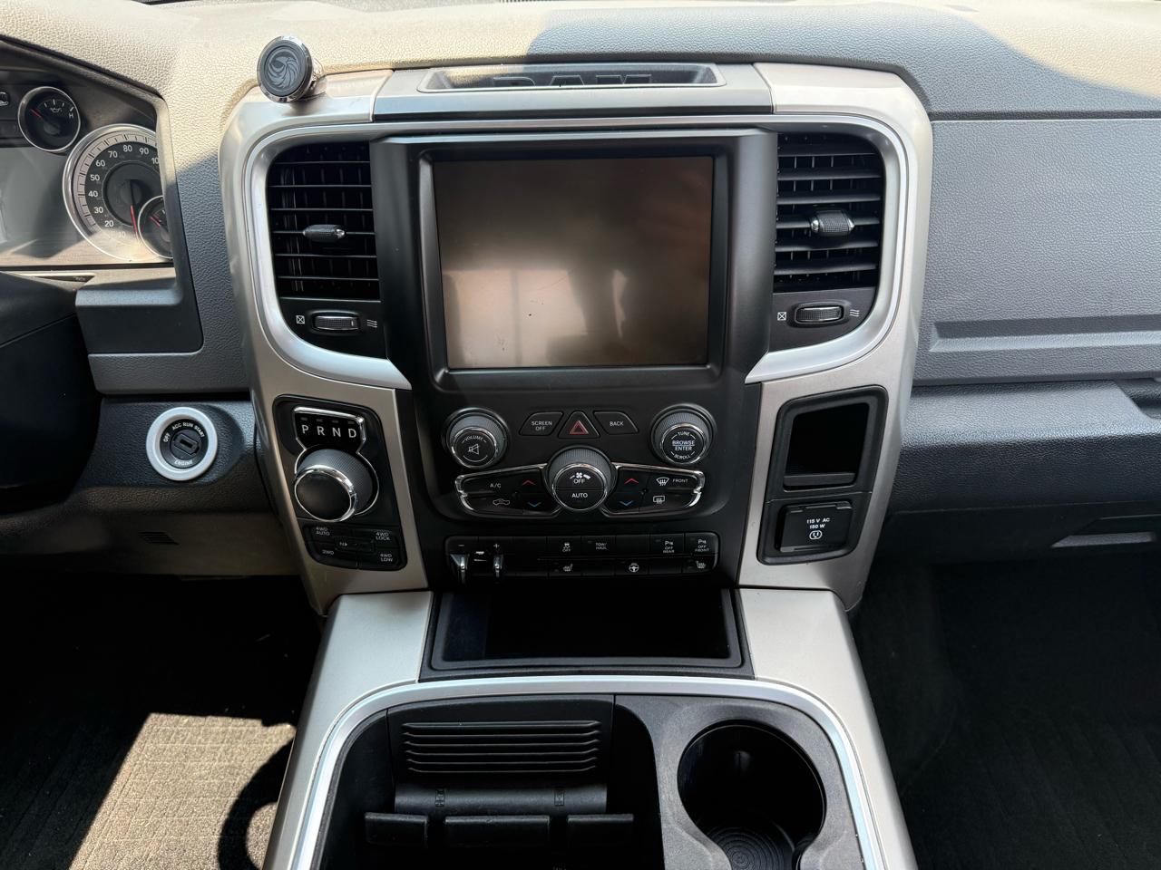 RAM 1500 4WD Crew Cab 140.5" Big Horn 2016