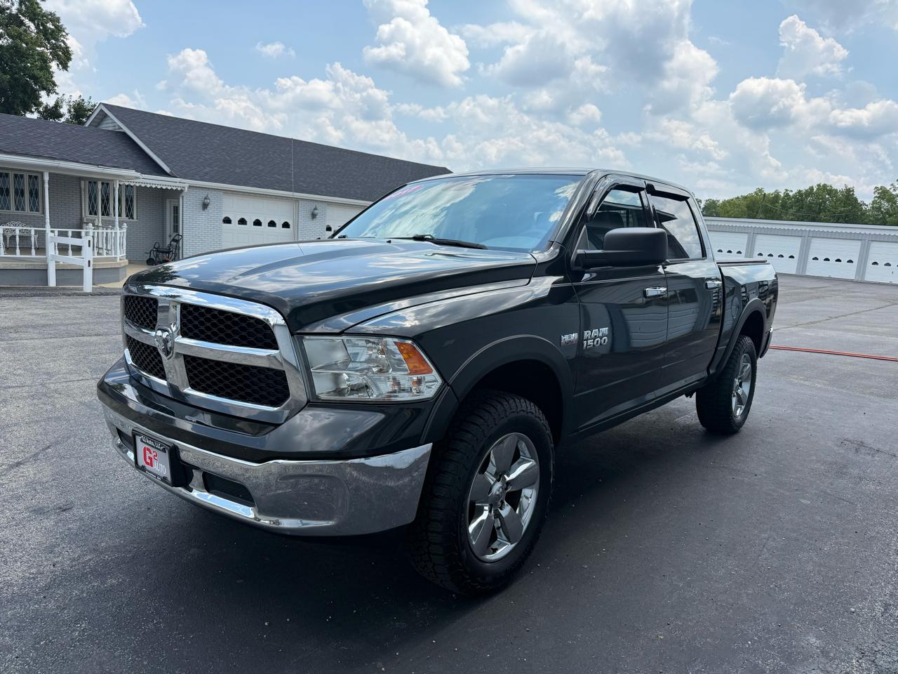 RAM 1500 4WD Crew Cab 140.5" SLT 2017