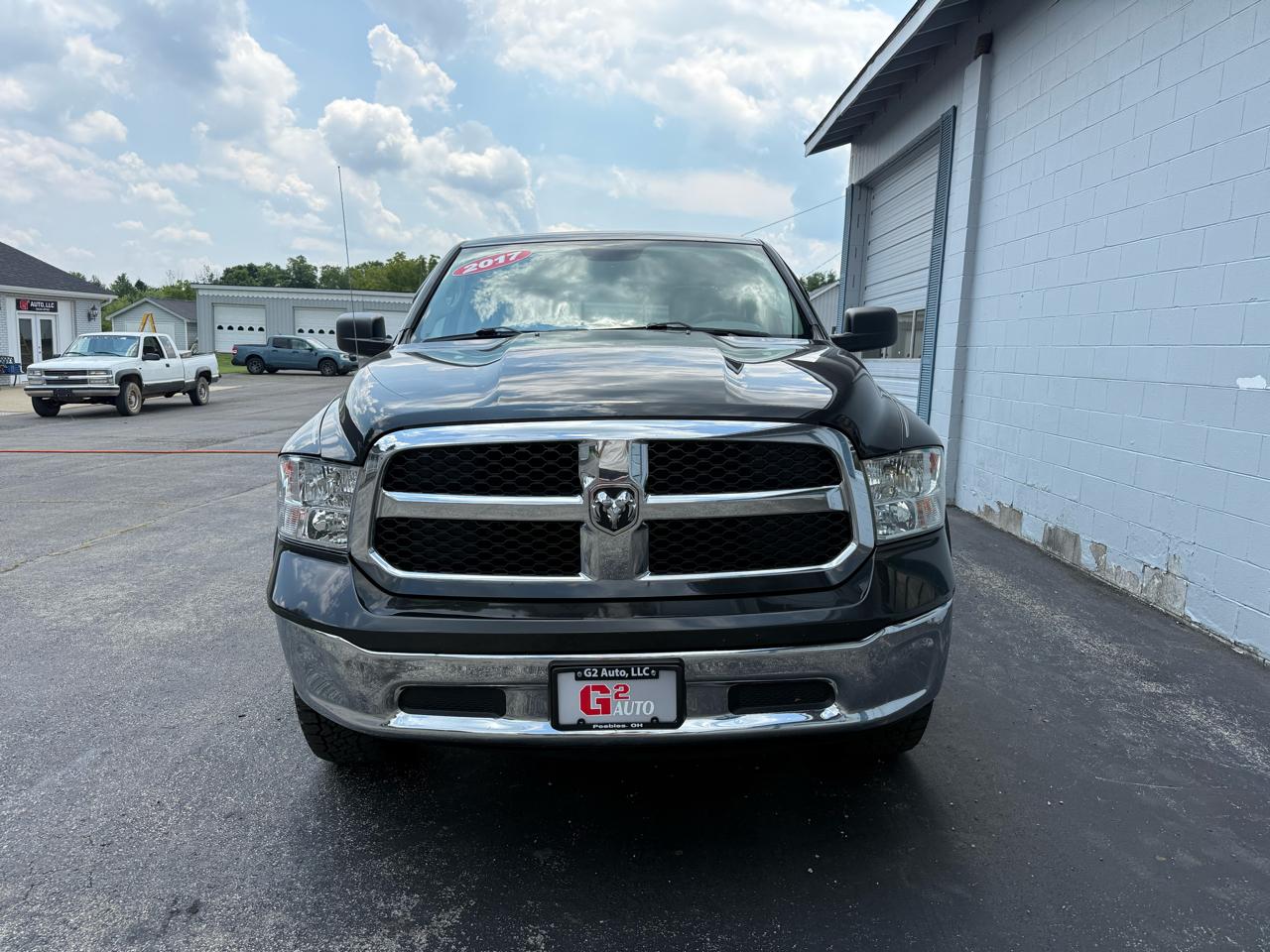 RAM 1500 4WD Crew Cab 140.5" SLT 2017